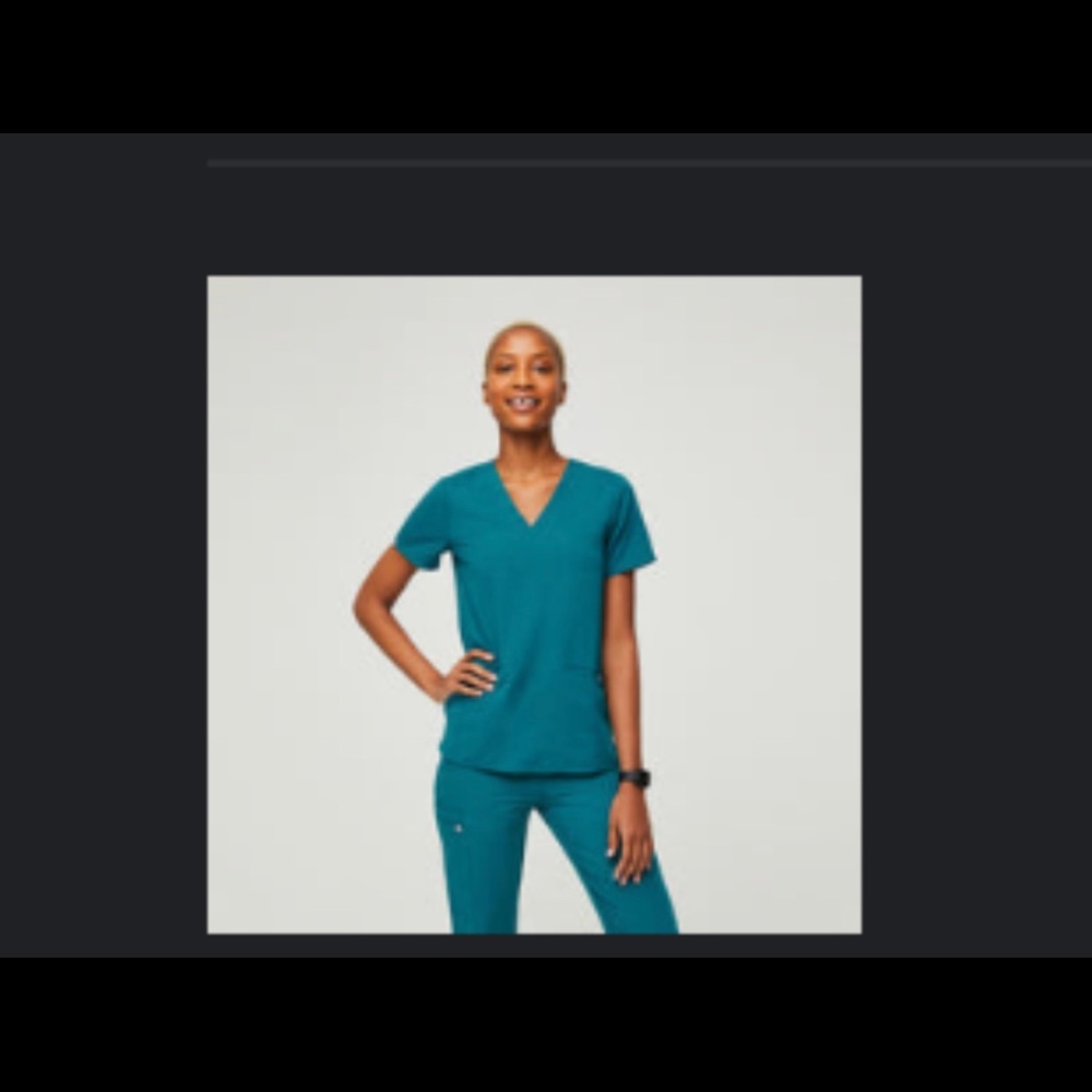FIGS scrub M top and S bottom